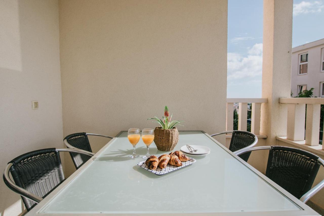 Ferienwohnung Apartman Sunny Trogir Exterior foto