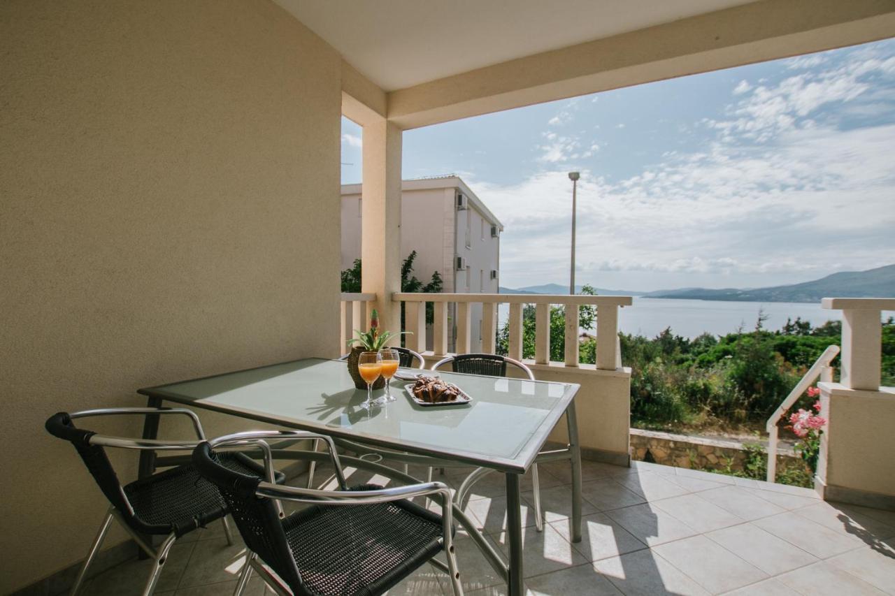 Ferienwohnung Apartman Sunny Trogir Exterior foto
